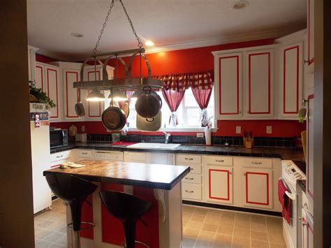 red white kitchen cabinets